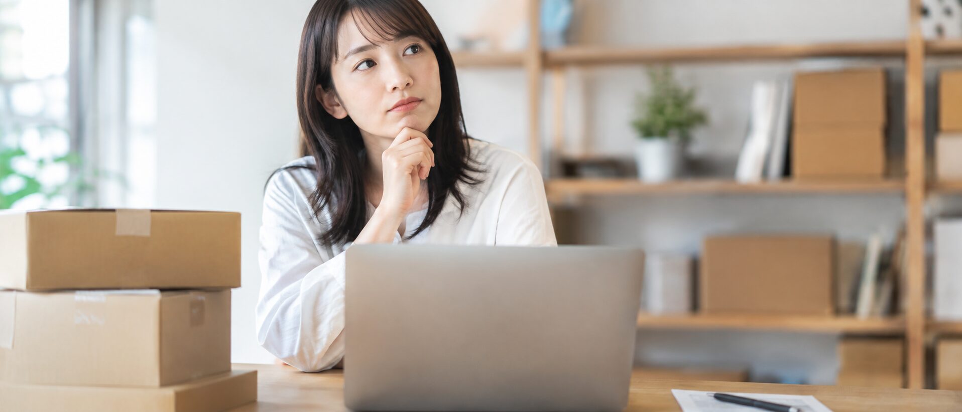 考えているイメージ画像